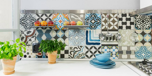 phối gạch bông cho phòng bếp.png