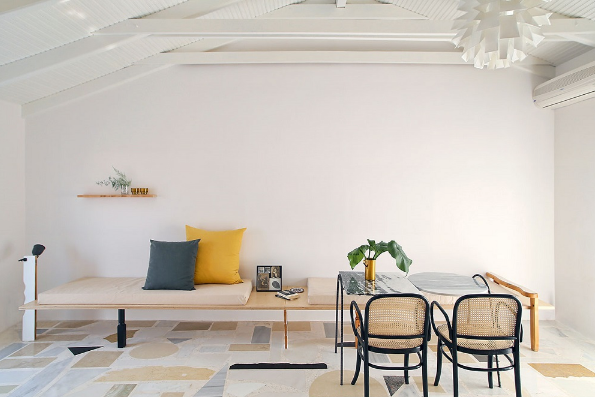 mẫu gạch trang trí phòng khách.png