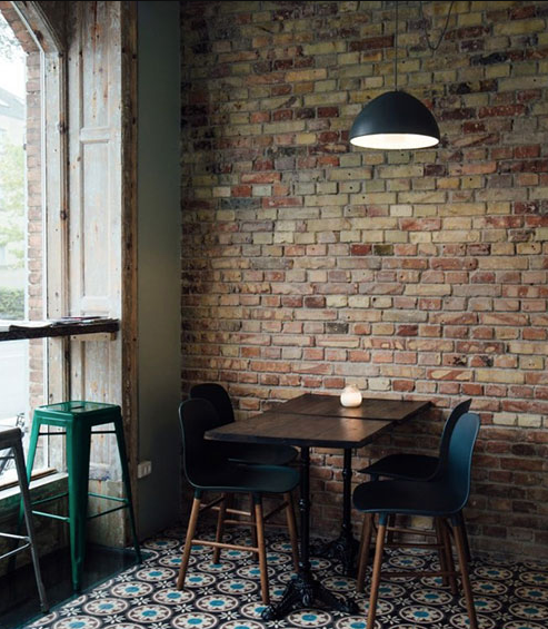 gạch ốp tường quán cà phê .png